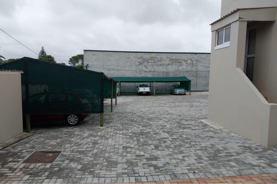 To Let commercial Property for Rent in Newton Park Eastern Cape